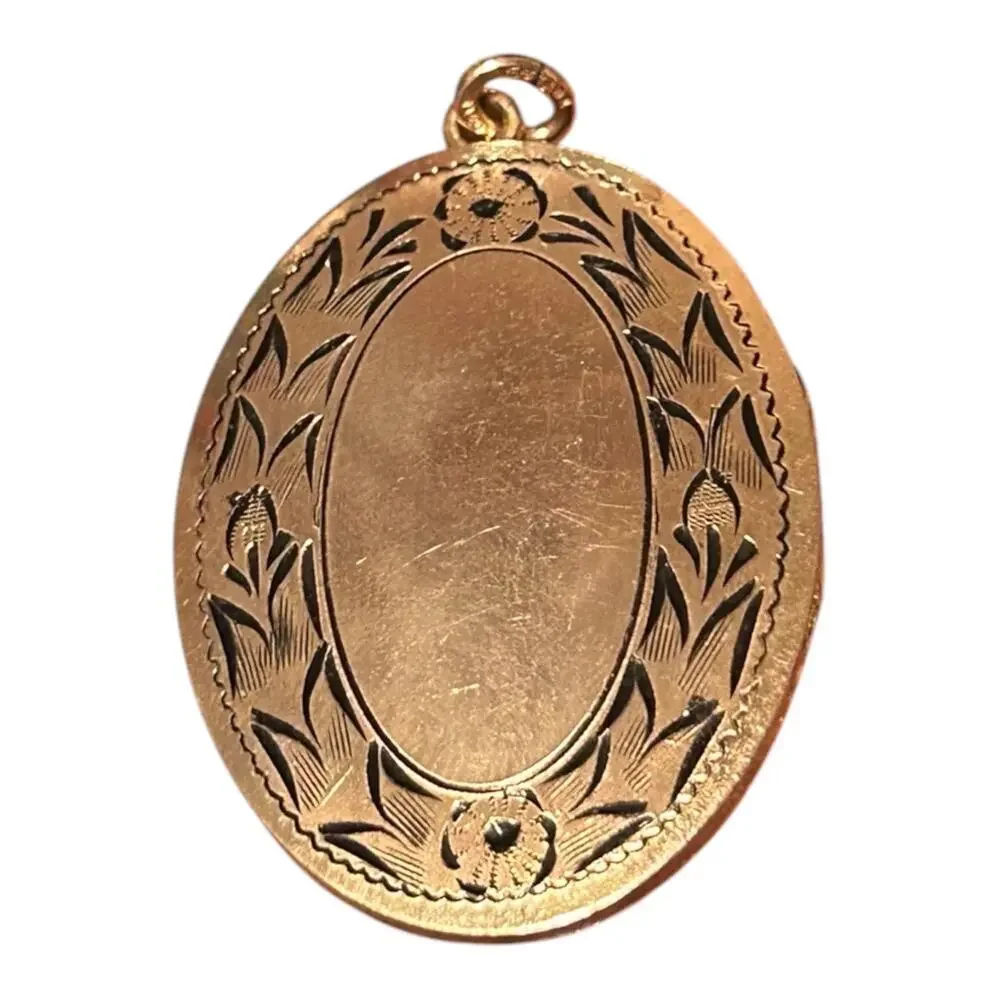 Victorian Edwardian Gold Filled Floral Engraved Oval Photo Locket